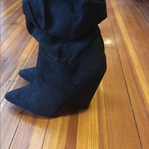Slouch boots with Peek Wedge Heel